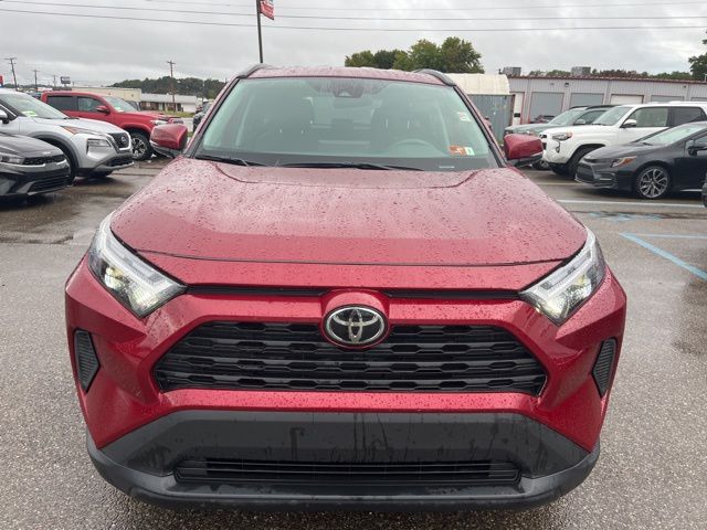 2025 Toyota RAV4 XLE photo 2