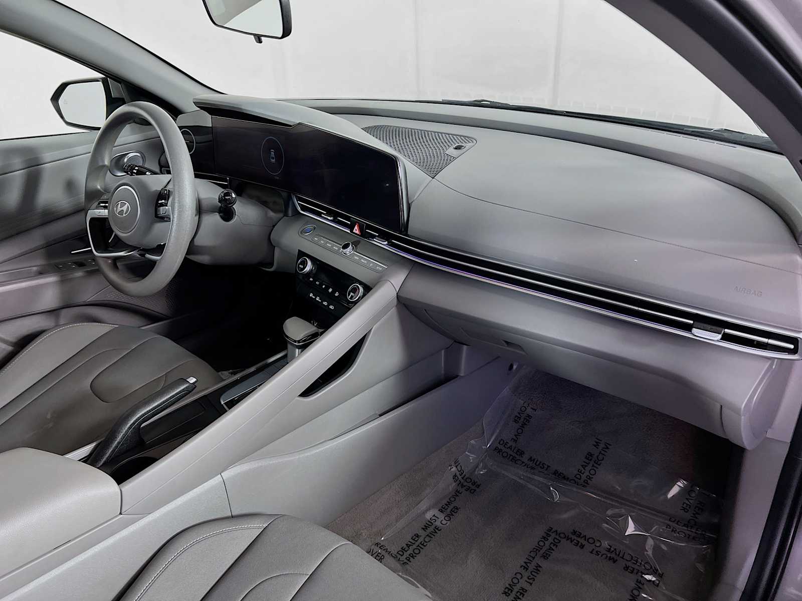 2024 Hyundai Elantra SEL photo 27