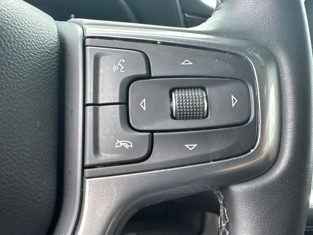 2024 Chevrolet Suburban LT photo 25