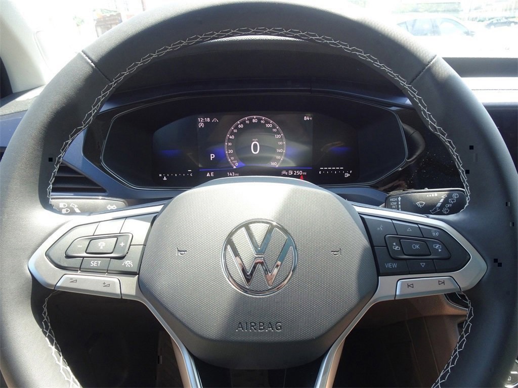 2024 Volkswagen Taos SE photo 15