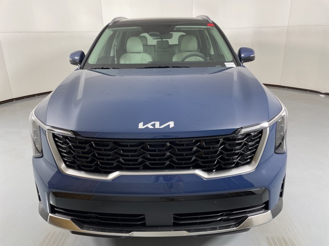 2025 Kia Sorento S photo 2