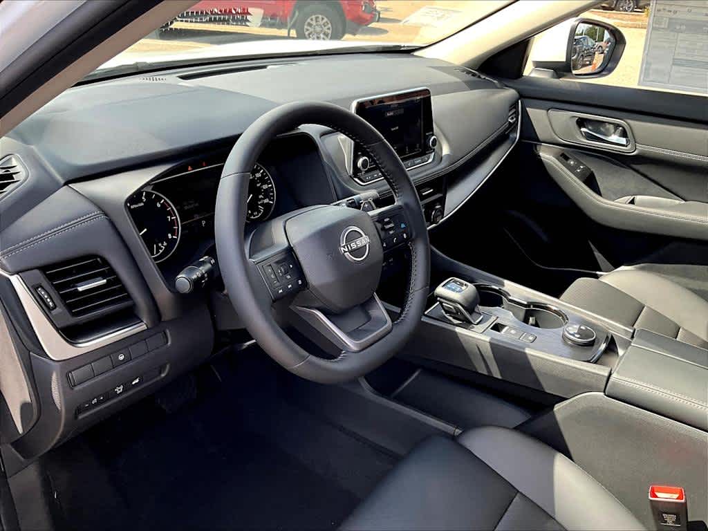 2026 Nissan Rogue SV photo 7