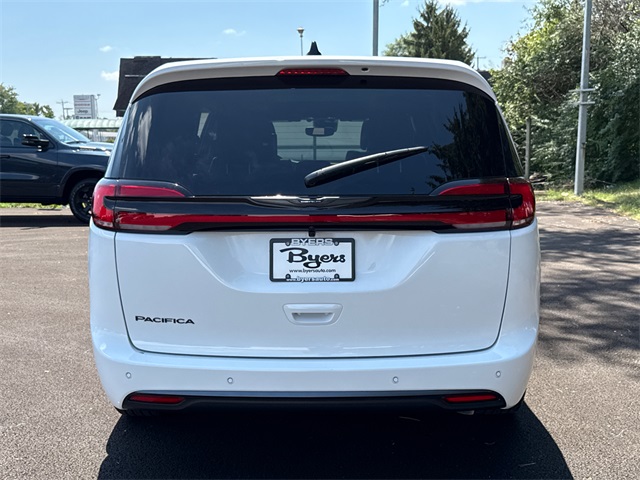 2026 Chrysler Pacifica photo 34