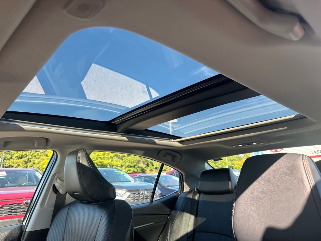 2025 Toyota Camry XSE photo 4