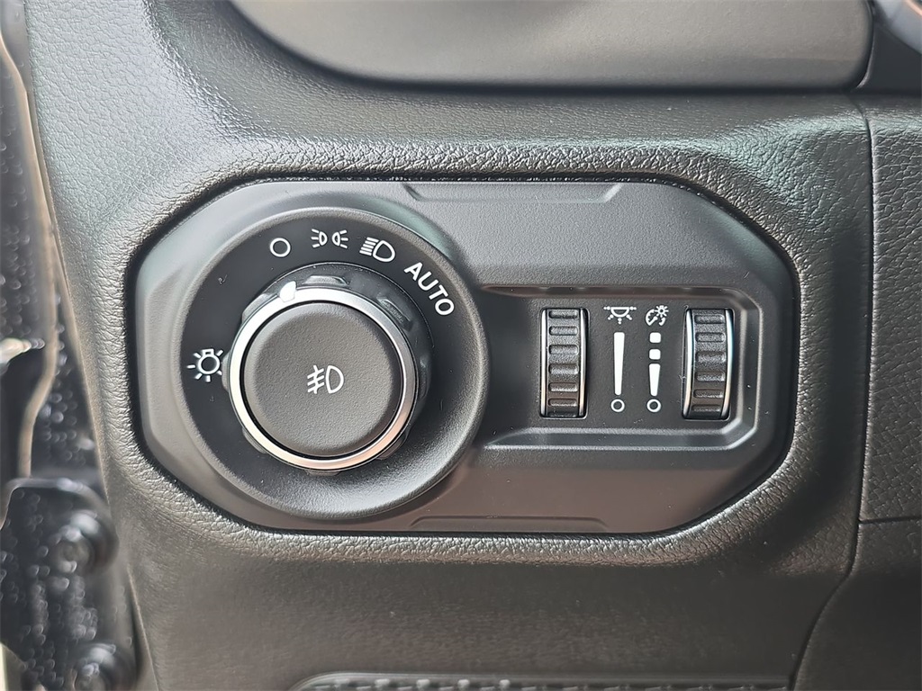 2022 Jeep Wrangler Unlimited Rubicon photo 16