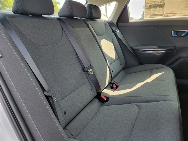 2025 Kia K4 LXS photo 16