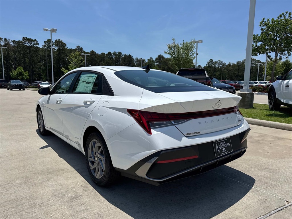 2025 Hyundai Elantra Hybrid photo 3