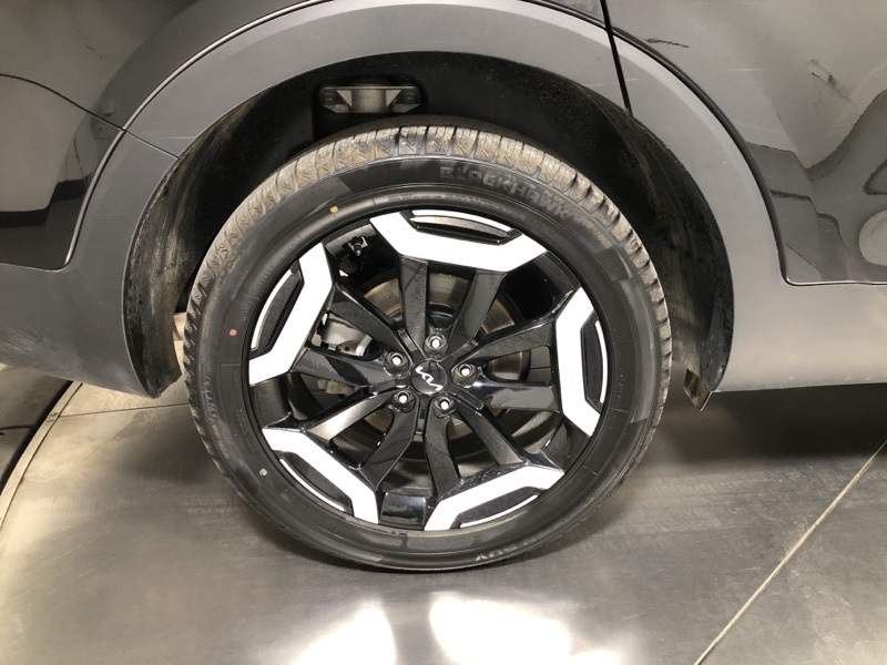 2024 Kia Telluride S photo 9