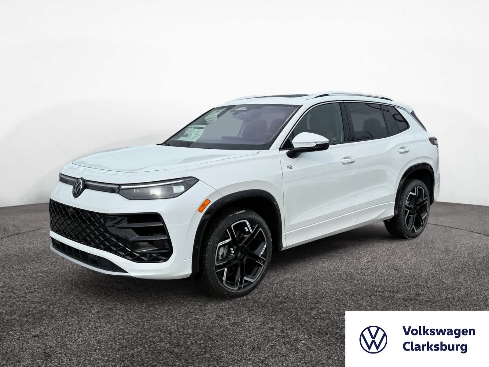 2026 Volkswagen Tiguan SEL R-LINE TURBO's photo