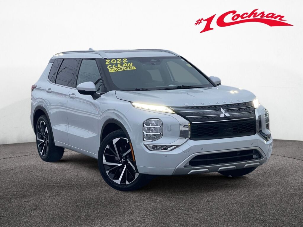 2022 Mitsubishi Outlander SEL's photo