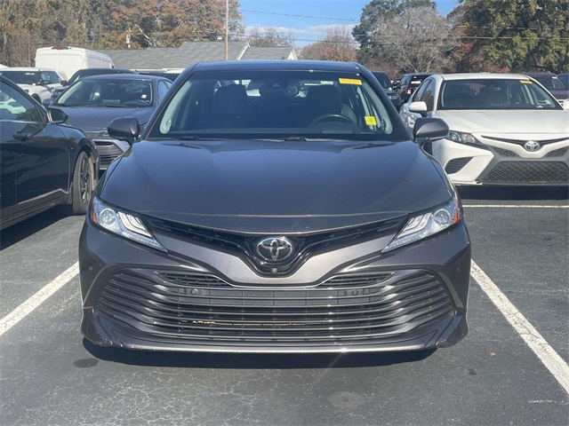 2018 Toyota Camry XLE photo 2