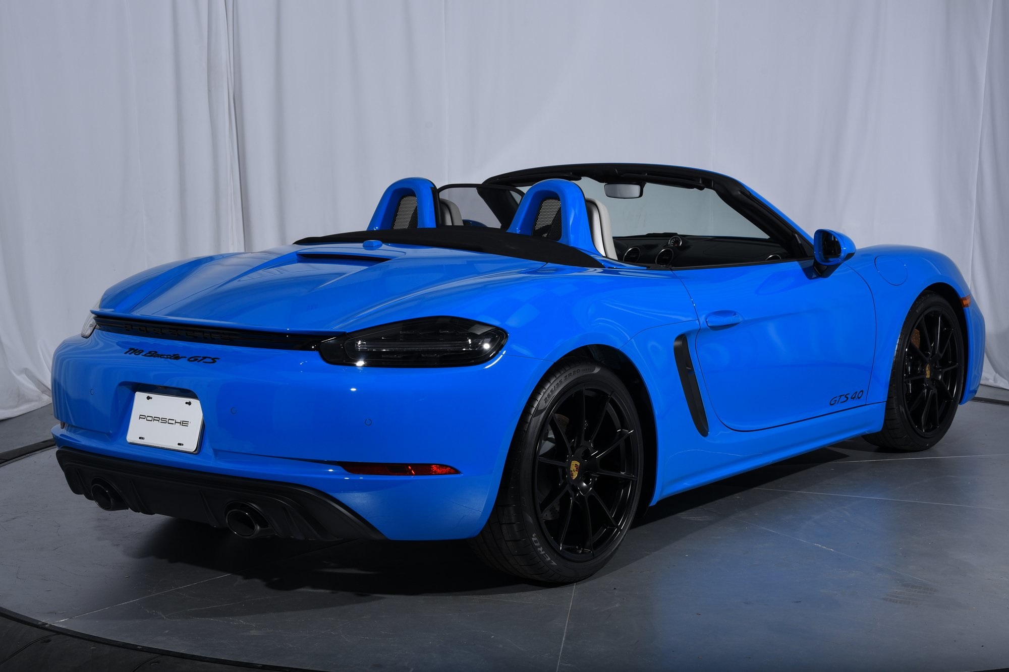 2025 Porsche Boxster GTS 4.0 photo 9