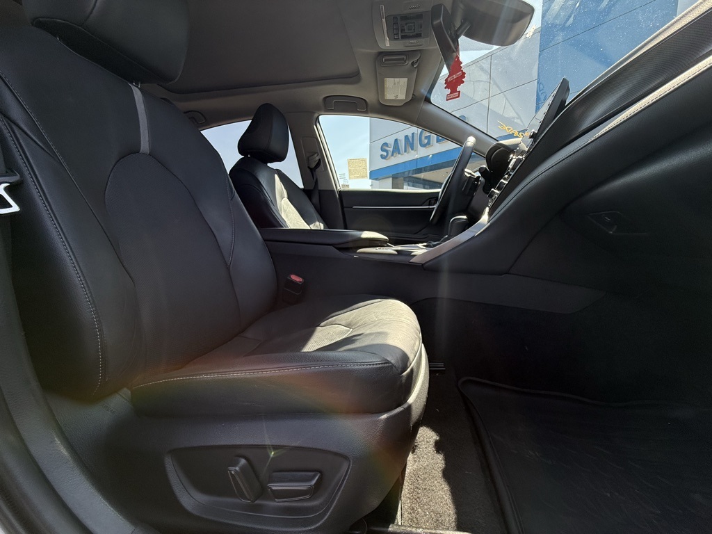 2021 Toyota Camry XSE photo 6