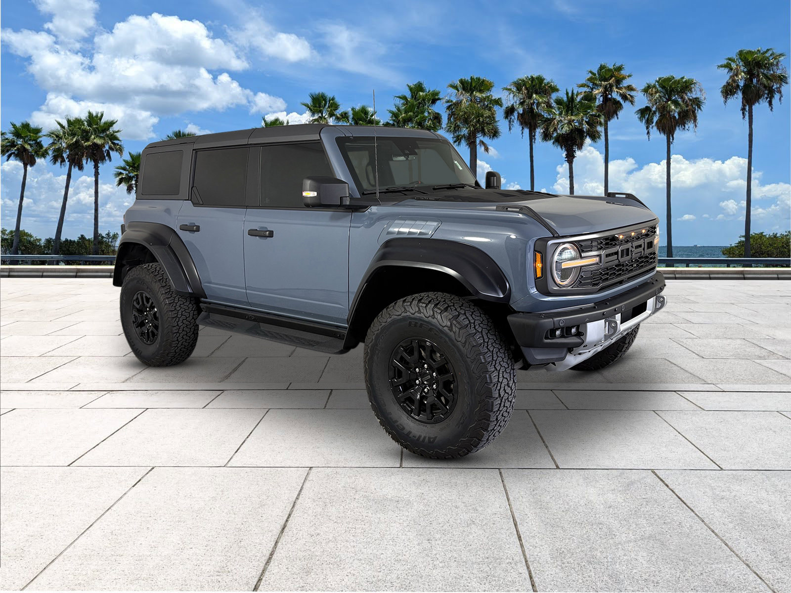 2023 Ford Bronco Raptor photo 2