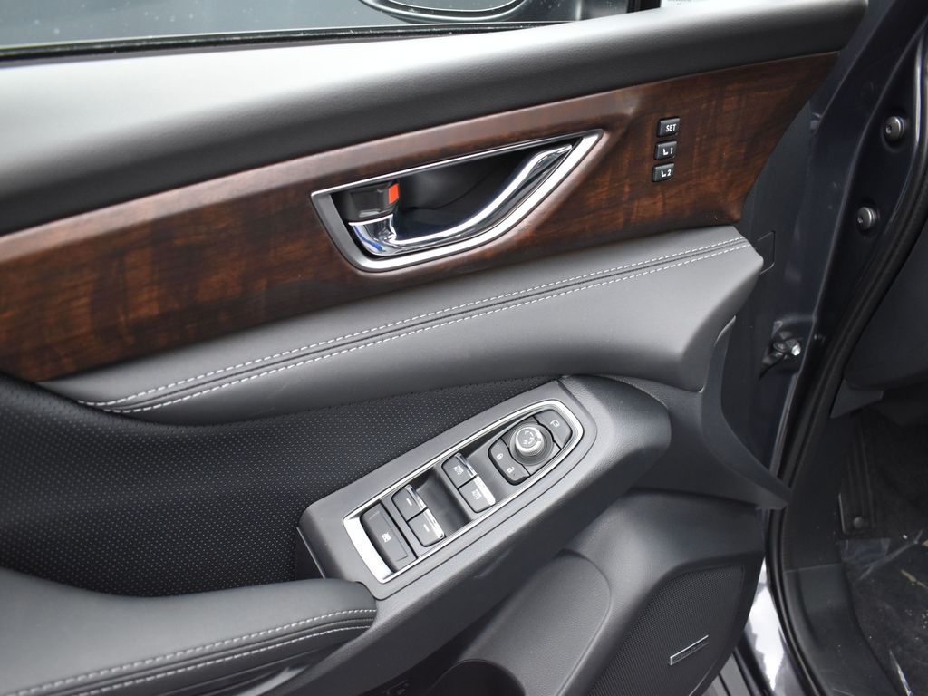 2023 Subaru Ascent Touring photo 4