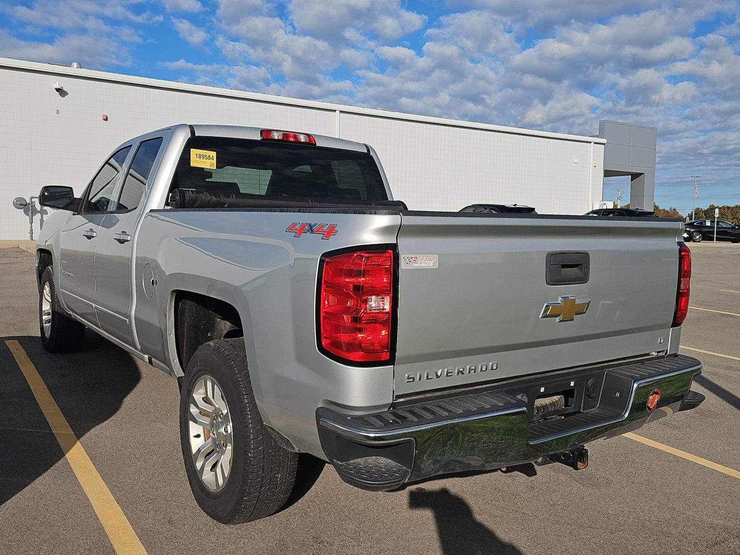 2017 Chevrolet Silverado 1500 LT photo 4