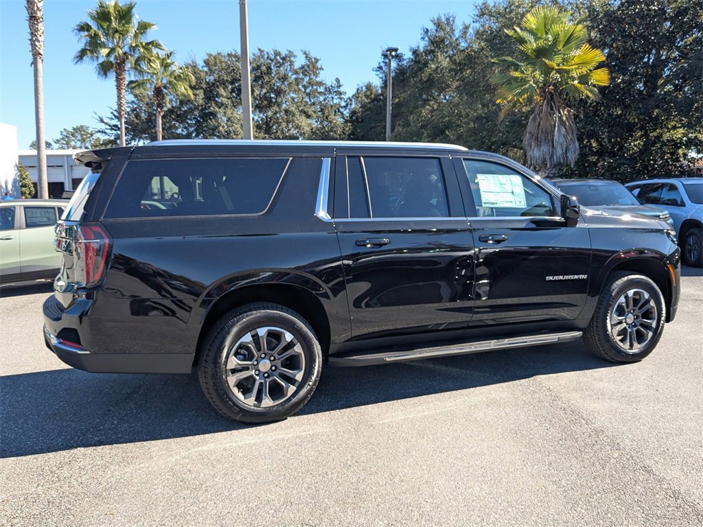 2026 Chevrolet Suburban LS photo 3