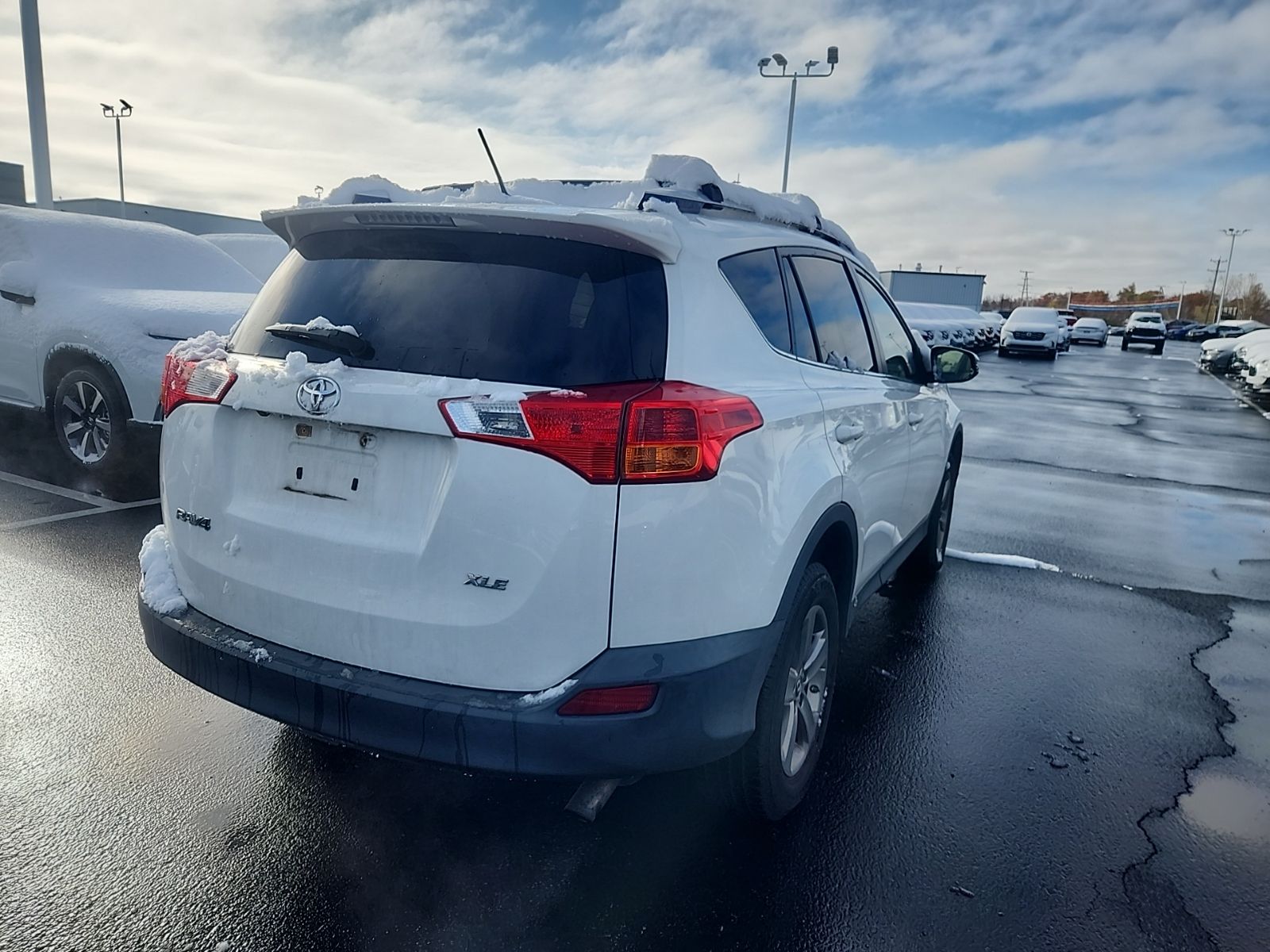 2015 Toyota RAV4 XLE photo 4