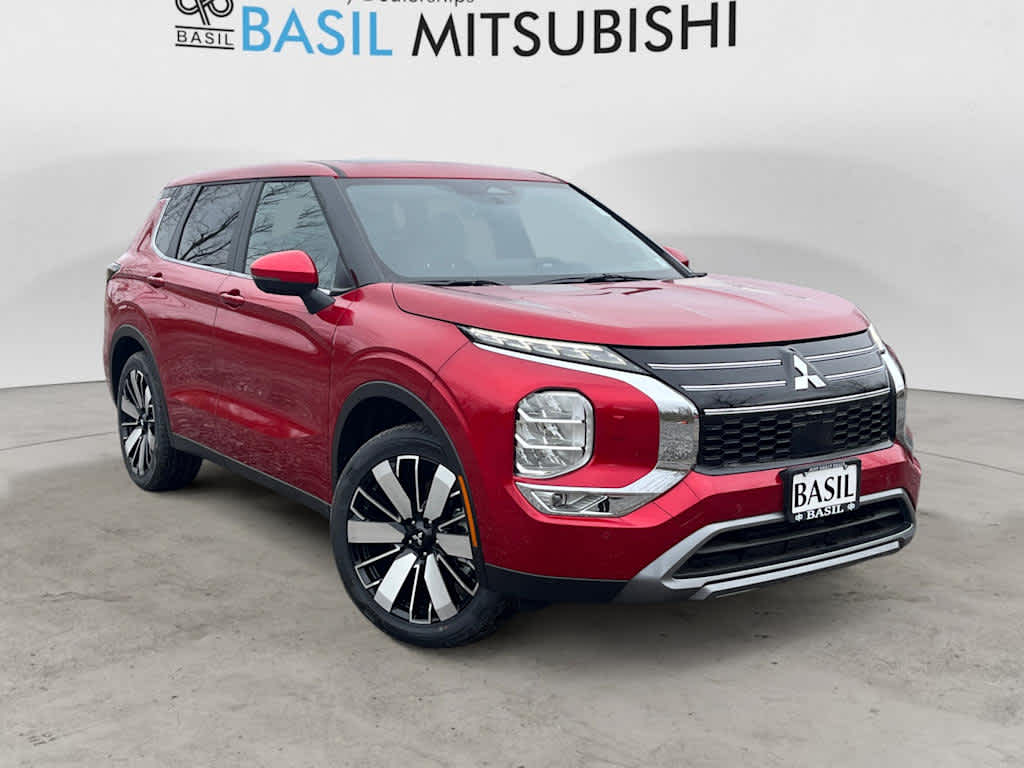 2025 Mitsubishi Outlander Plug-in Hybrid SE's photo