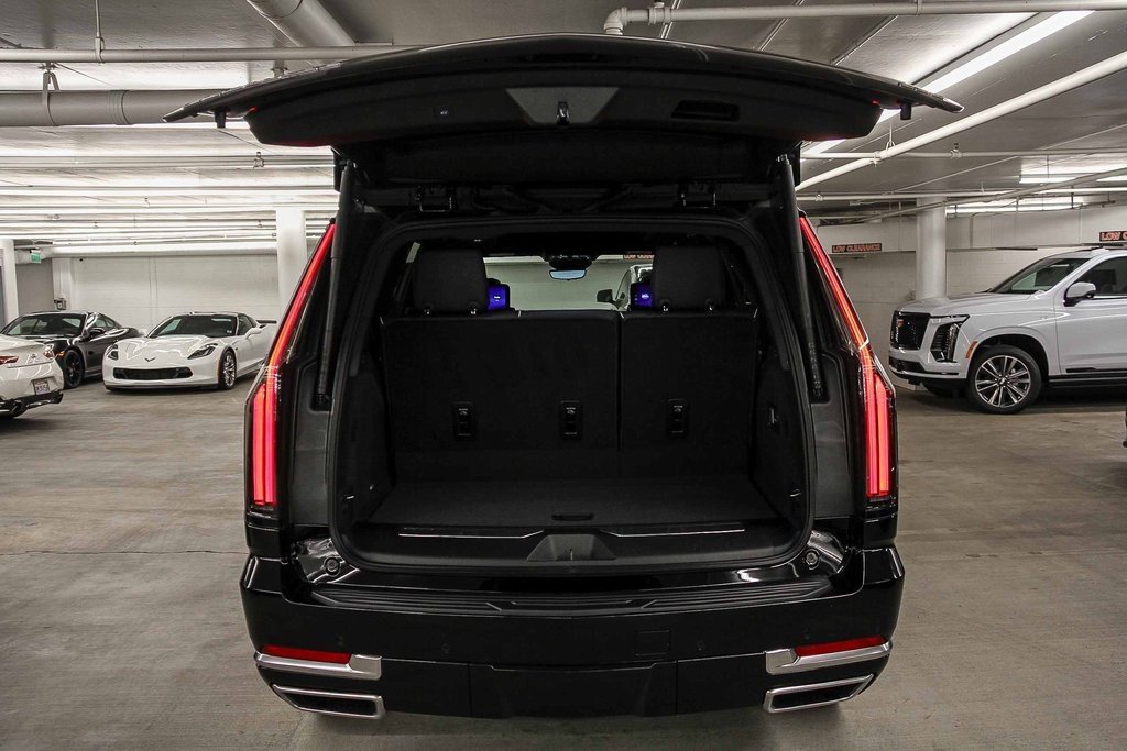 2026 Cadillac Escalade Luxury photo 21