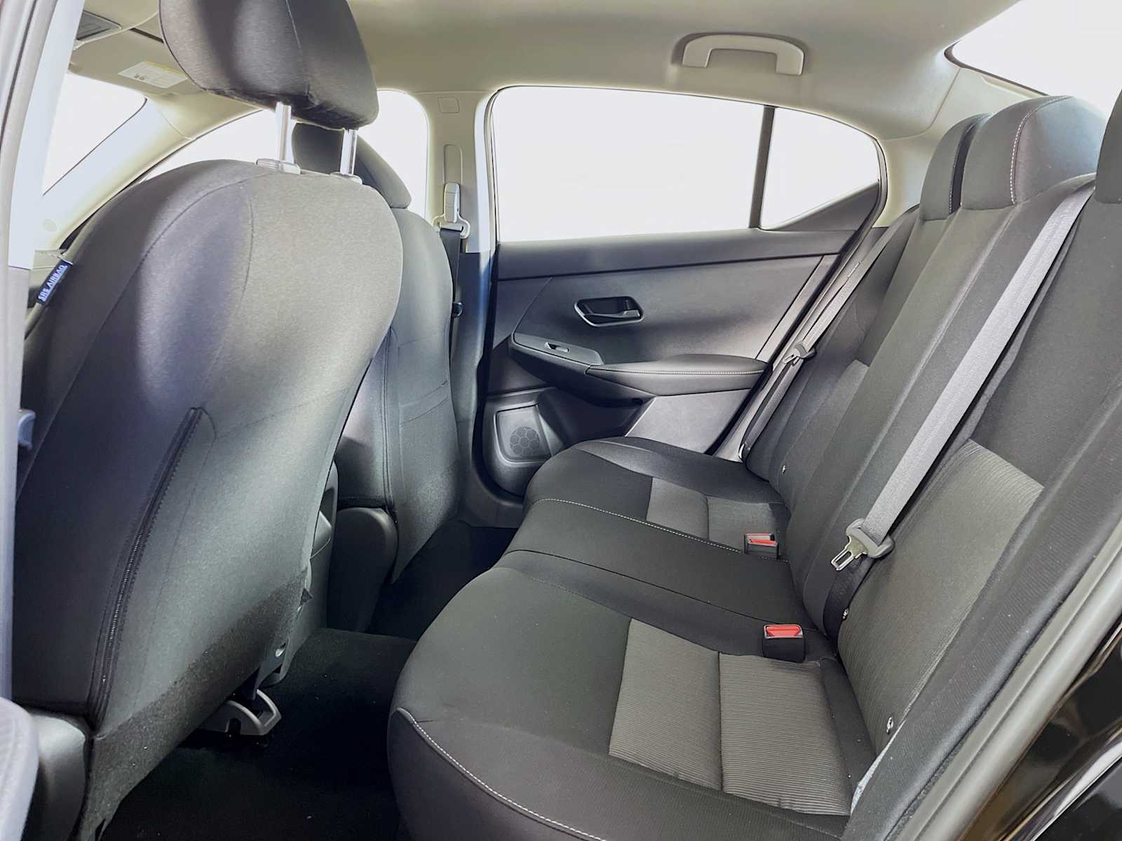 2025 Nissan Sentra SV photo 4