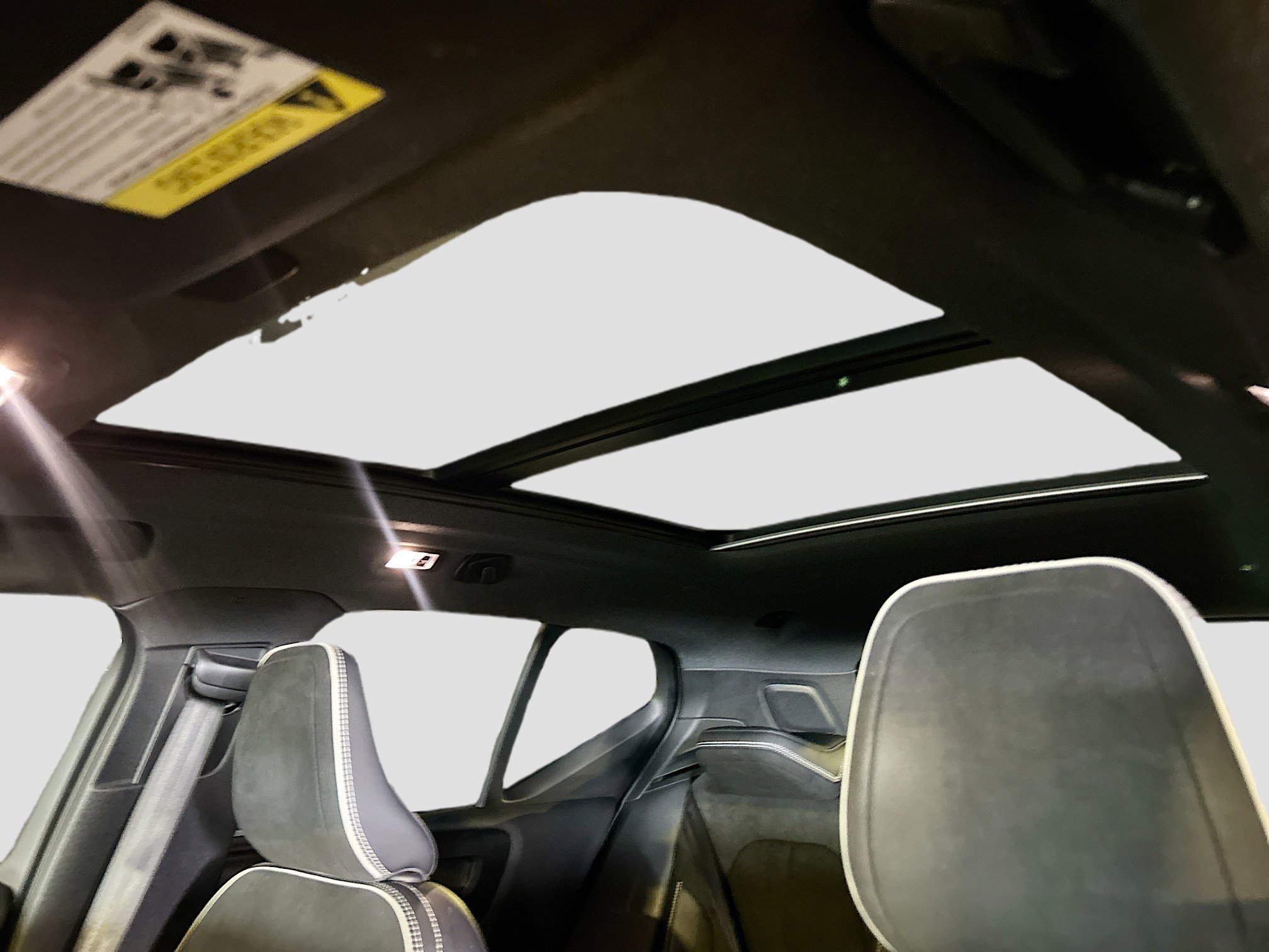 2021 Volvo XC40 R-Design AWD photo 22