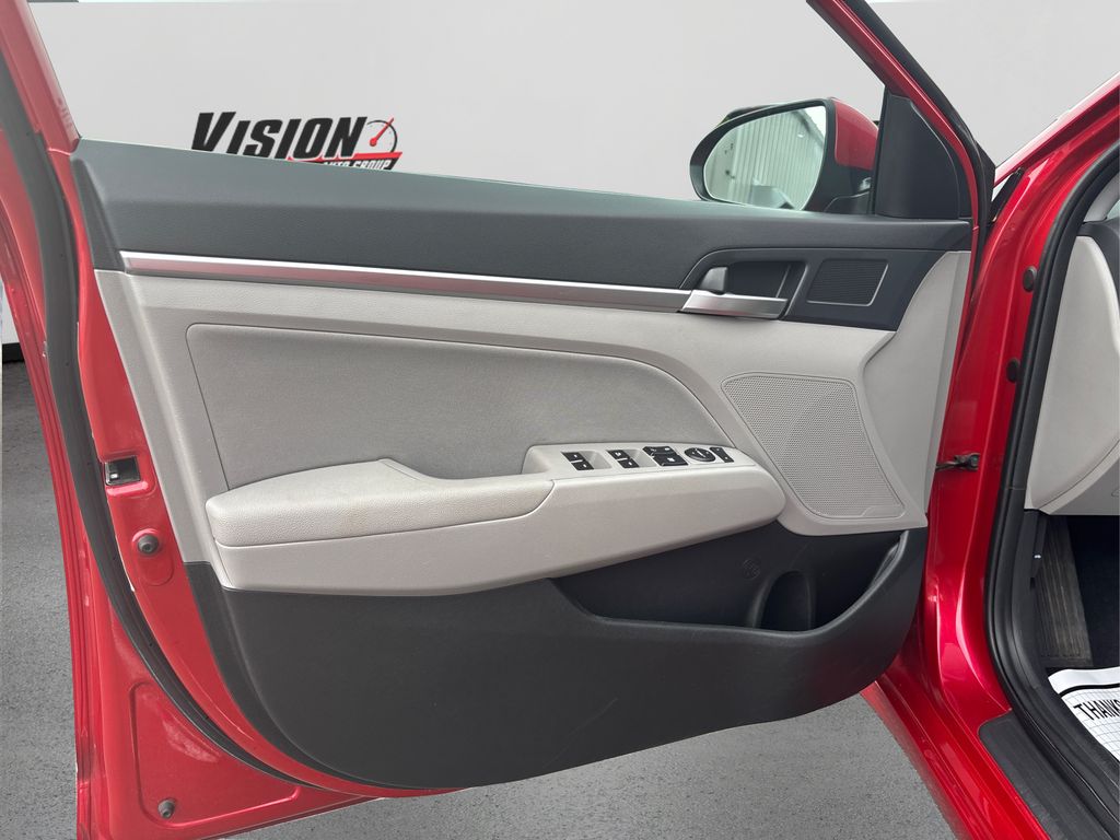 2020 Hyundai Elantra Value Edition photo 22