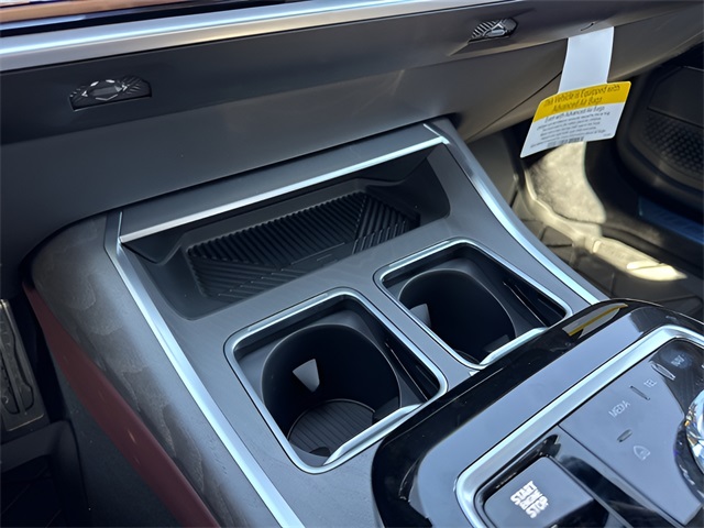 2025 Bmw 750e 750e xDrive photo 18