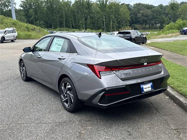 2025 Hyundai Elantra Hybrid Limited photo 7