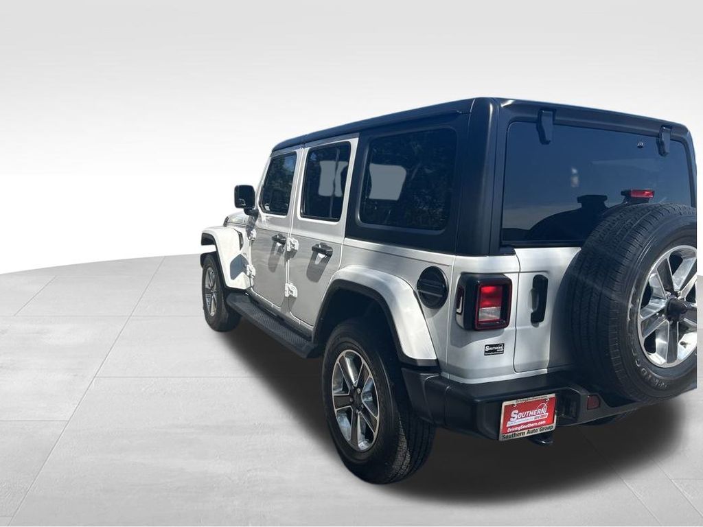 2021 Jeep Wrangler Unlimited Sahara photo 4