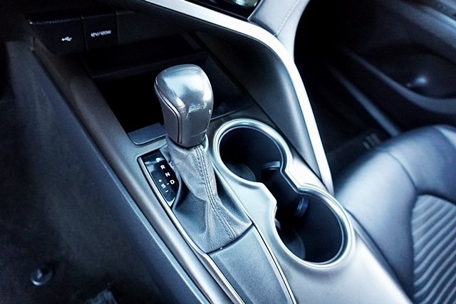 Used 2021 White Toyota SE Nightshade image 27