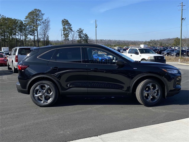 2025 Ford Escape ST-Line photo 2