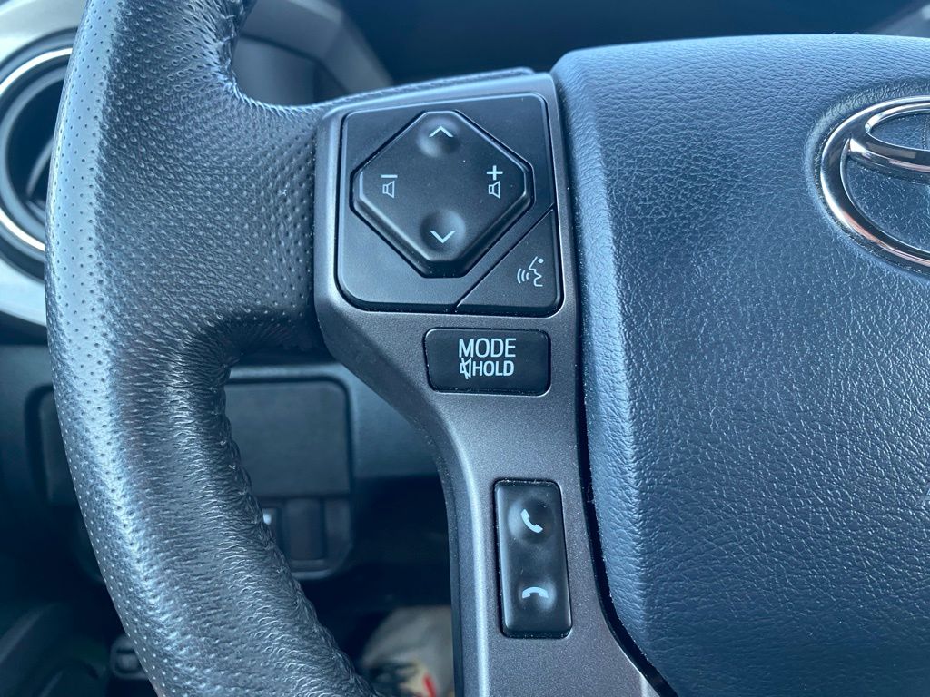 2020 Toyota Tacoma SR5 photo 11