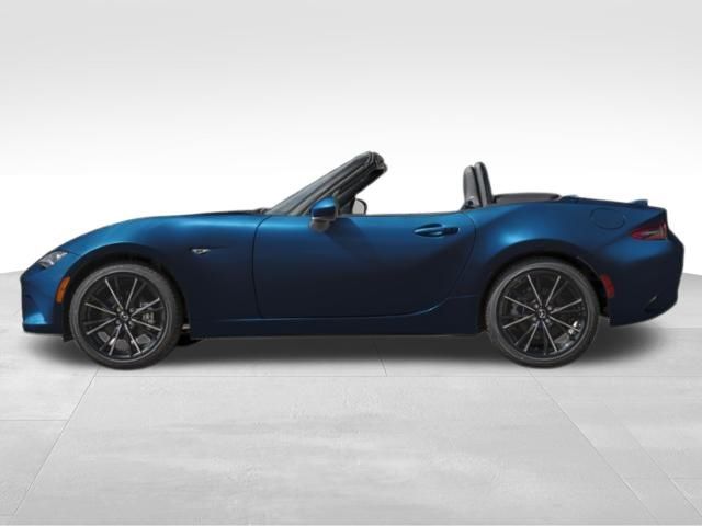 2025 Mazda MX-5 Miata Miata Grand Touring photo 3