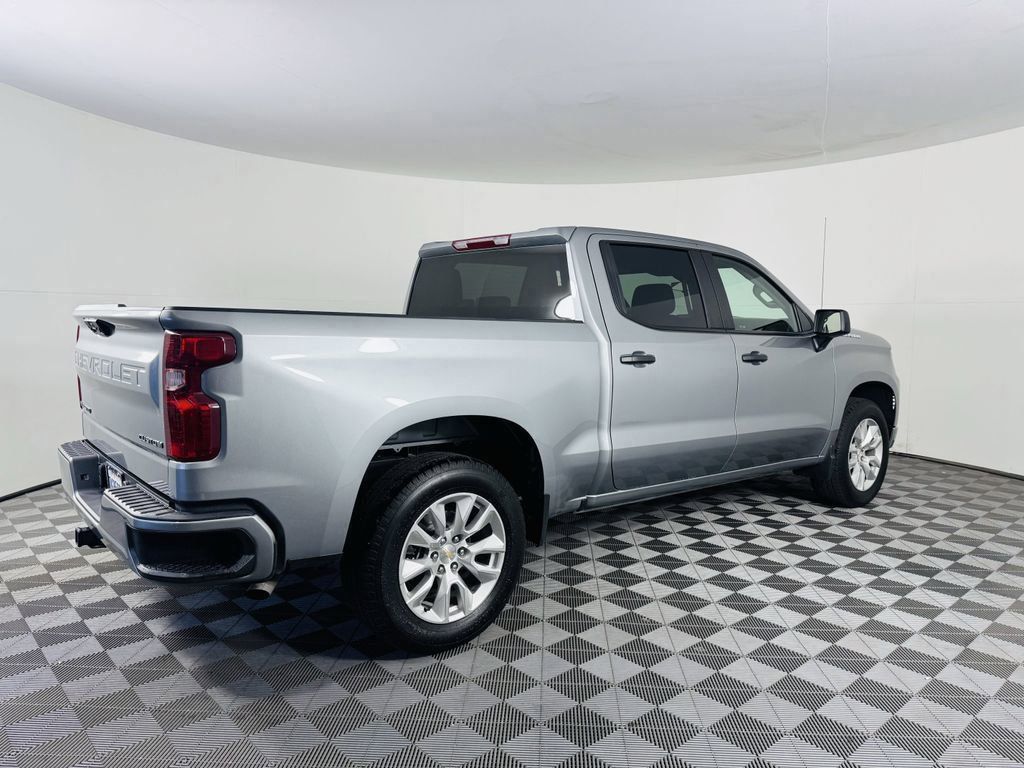 Used 2025 Gray Chevrolet Custom image 6