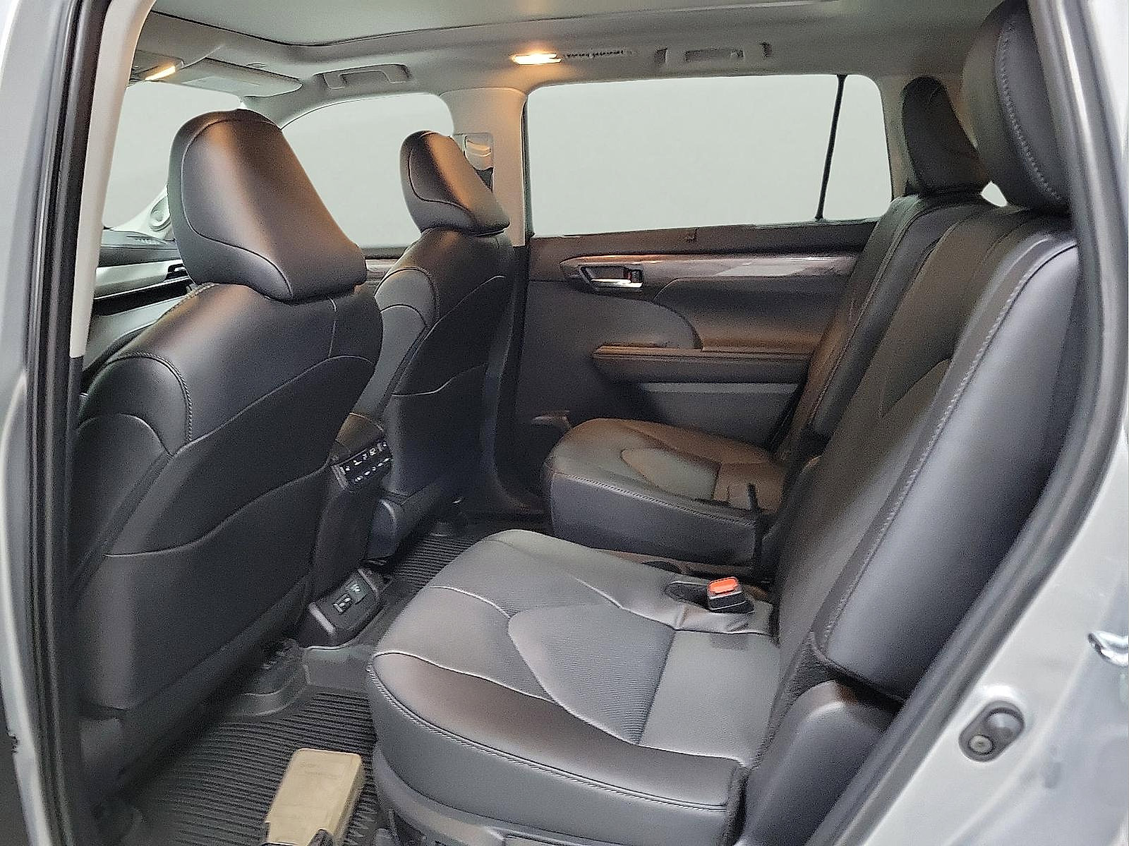 2025 Toyota Highlander Hybrid Platinum photo 7