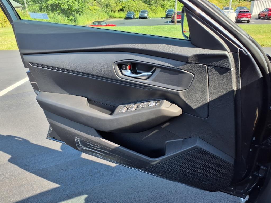 2025 Honda Accord LX photo 9