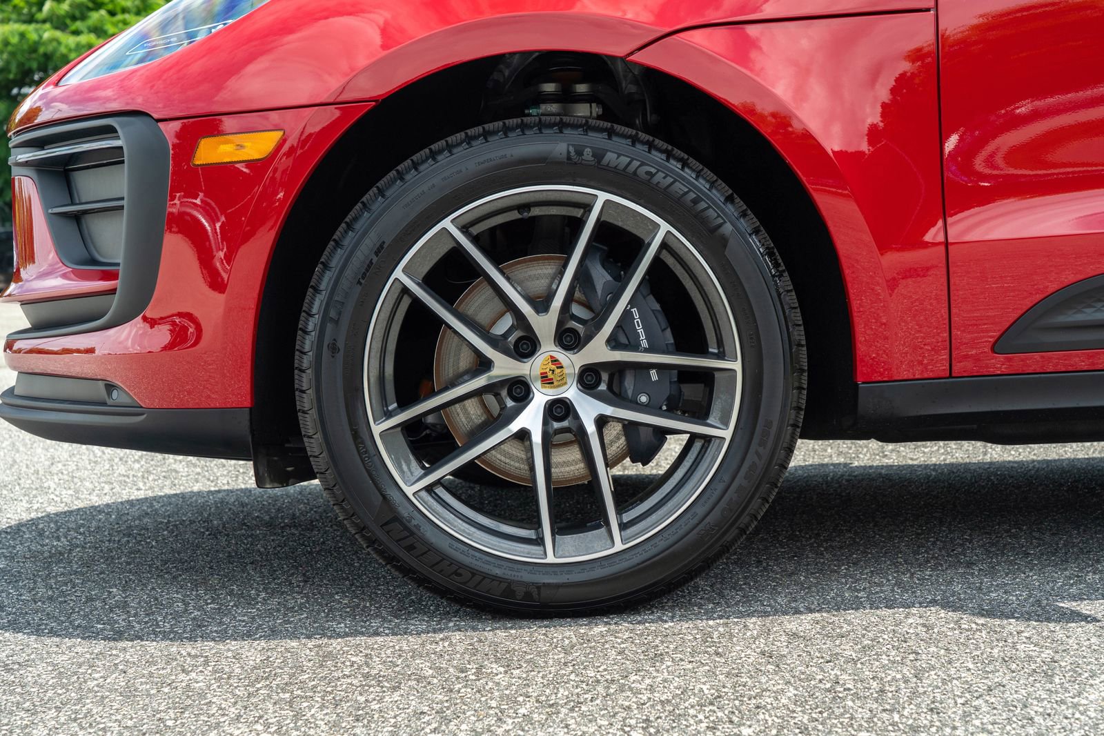 2025 Porsche Macan Base photo 11