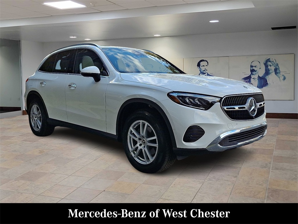 2025 Mercedes-Benz GLC Base's photo