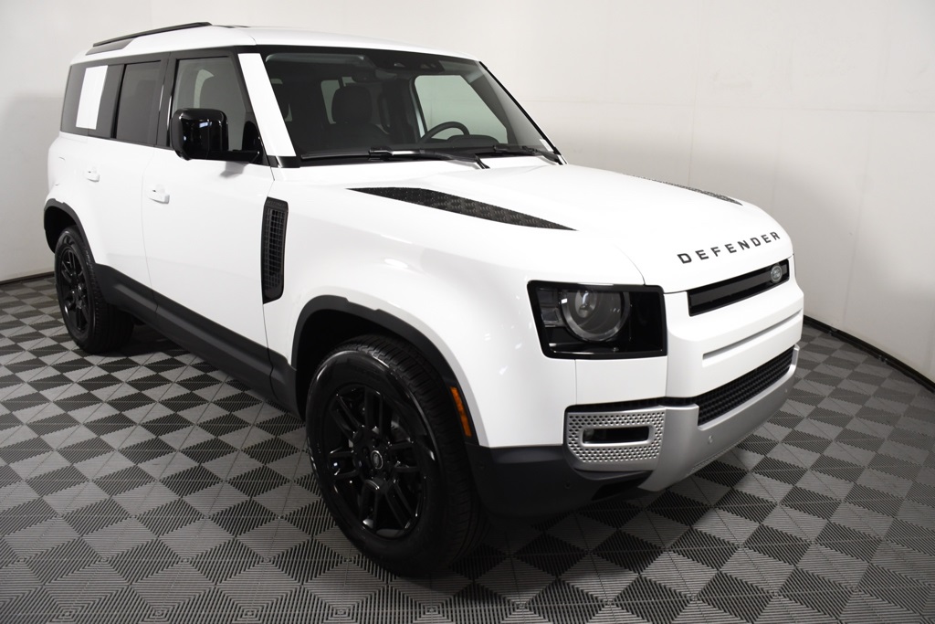 2025 Land Rover Defender 110 S photo 9