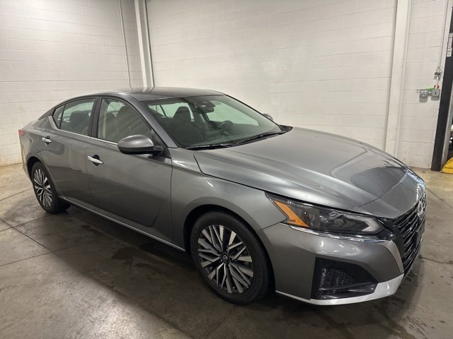 2023 Nissan Altima 2.5 SV photo 3