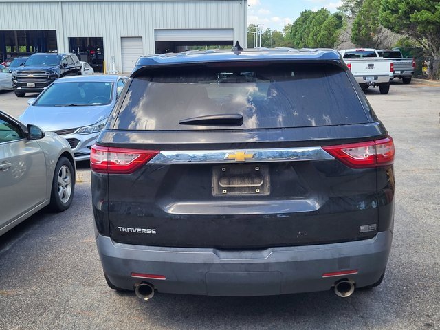 2019 Chevrolet Traverse LS photo 2