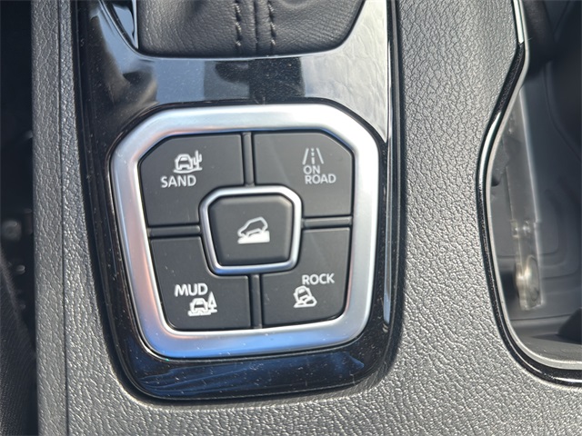 2026 Nissan Frontier Crew Cab SV photo 25