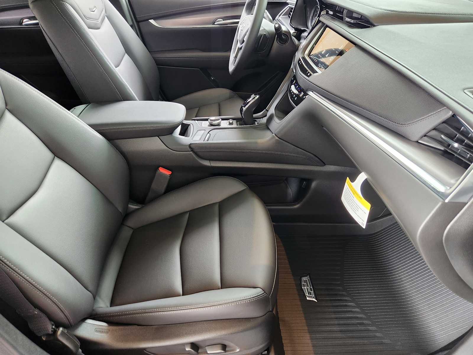 2025 Cadillac XT5 Luxury photo 8