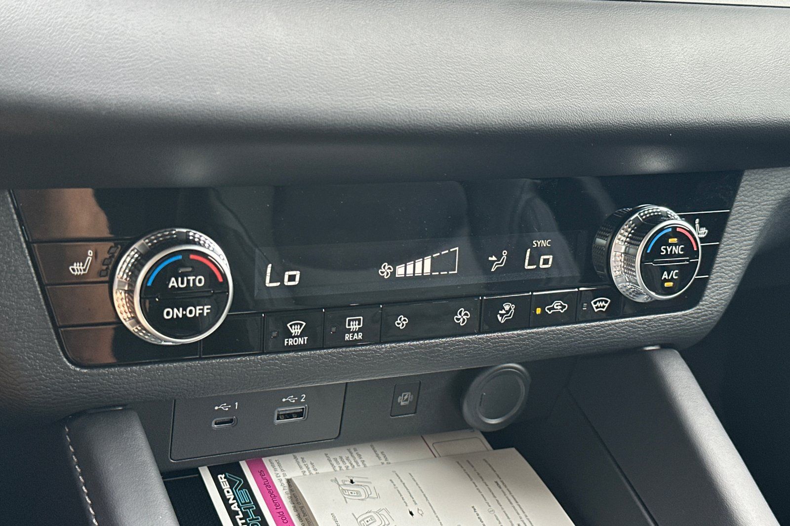2025 Mitsubishi Outlander PHEV SE photo 20