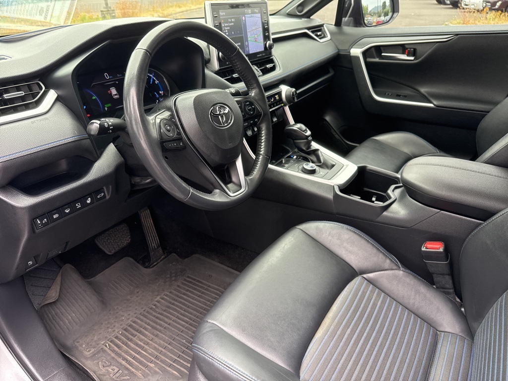 2022 Toyota RAV4 Hybrid XSE photo 11