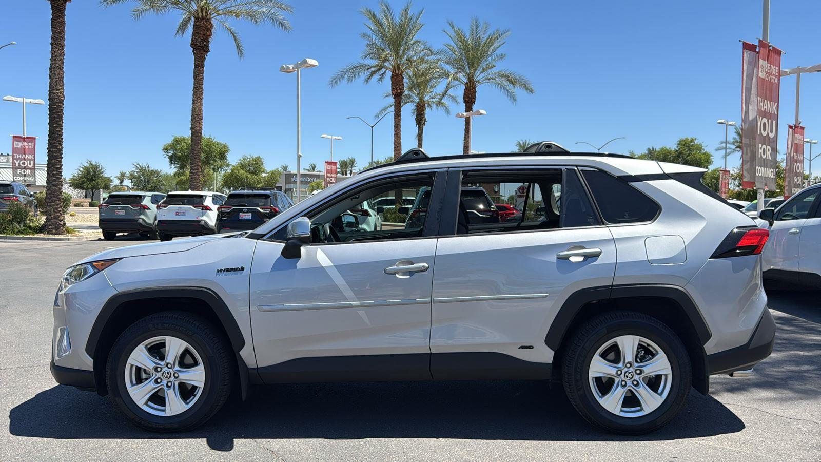 2021 Toyota RAV4 Hybrid XLE photo 3