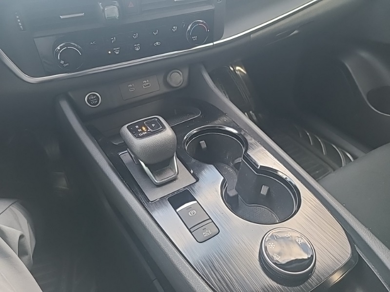 2023 Nissan Rogue S photo 13