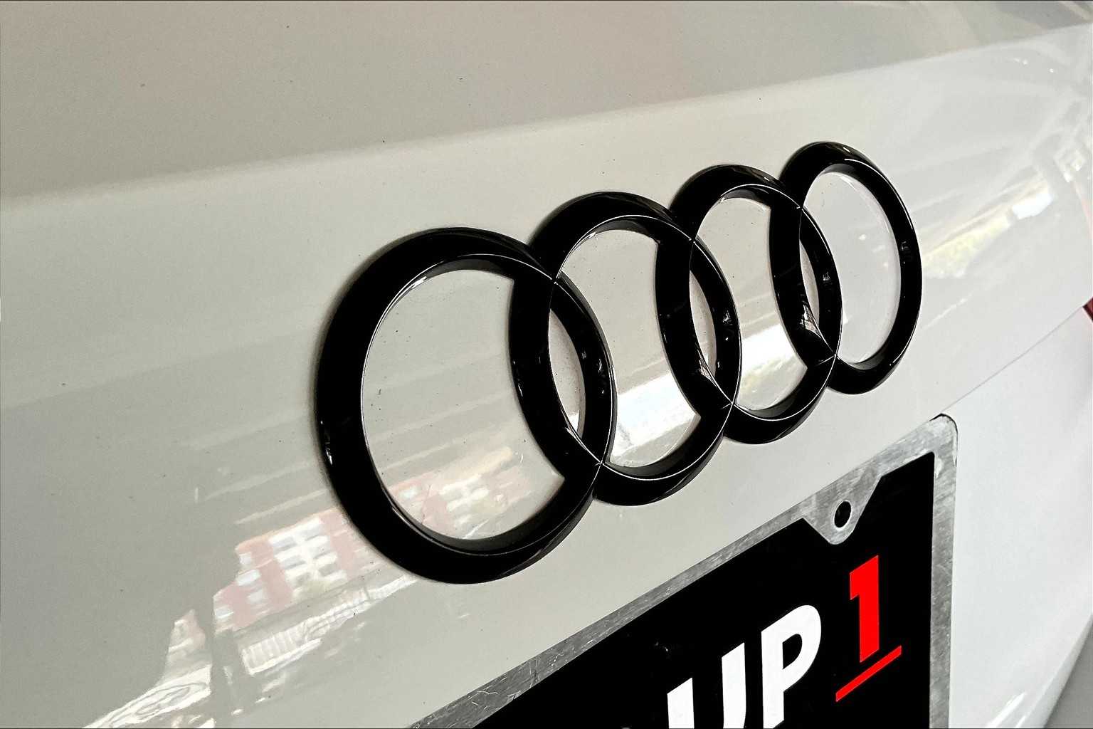 2020 Audi Q3 S line Premium Plus photo 27