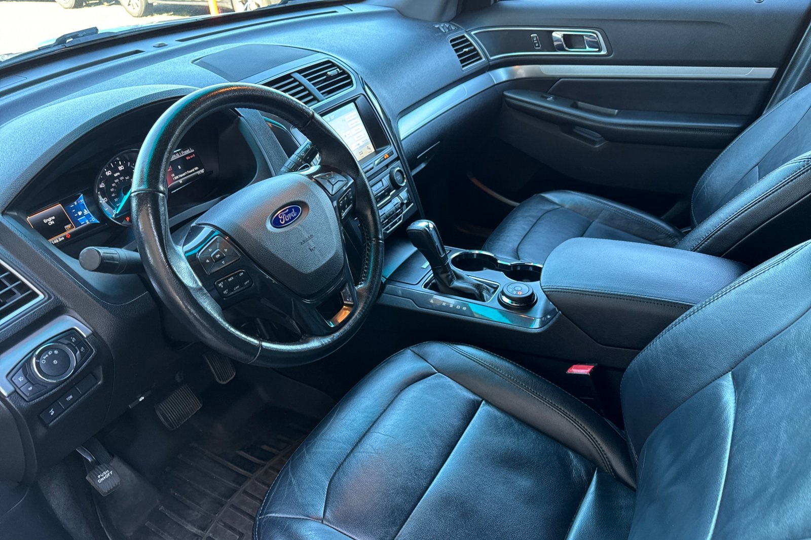 2017 Ford Explorer XLT photo 9